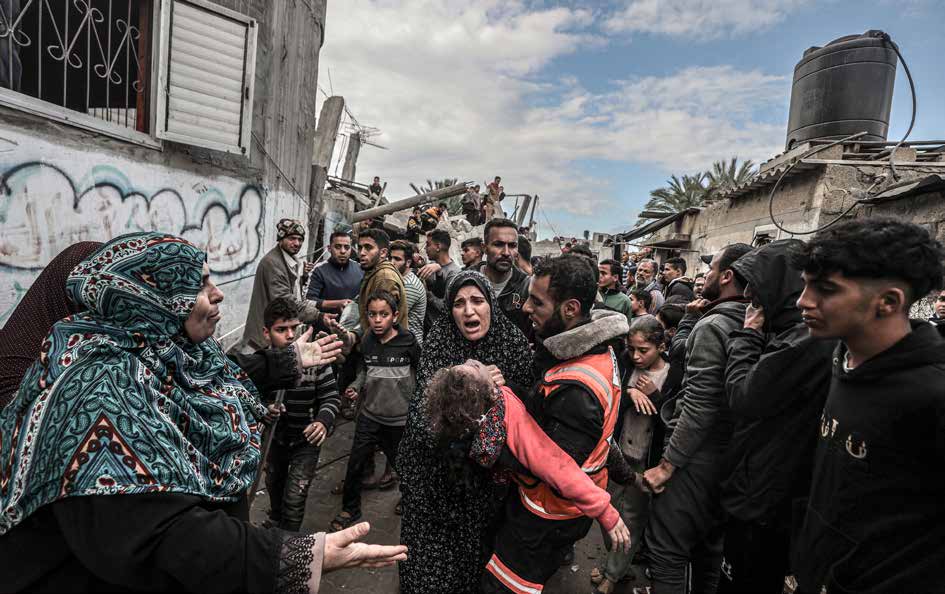 The Israeli army’s relentless attacks on the blockaded Gaza Strip continue. In a recent attack on the Abu el Rus family’s residence in the city of Deir al-Balah in Gaza, several Palestinians were killed and many others were injured. A mother who lost her daughter in the attack experiences profound grief.