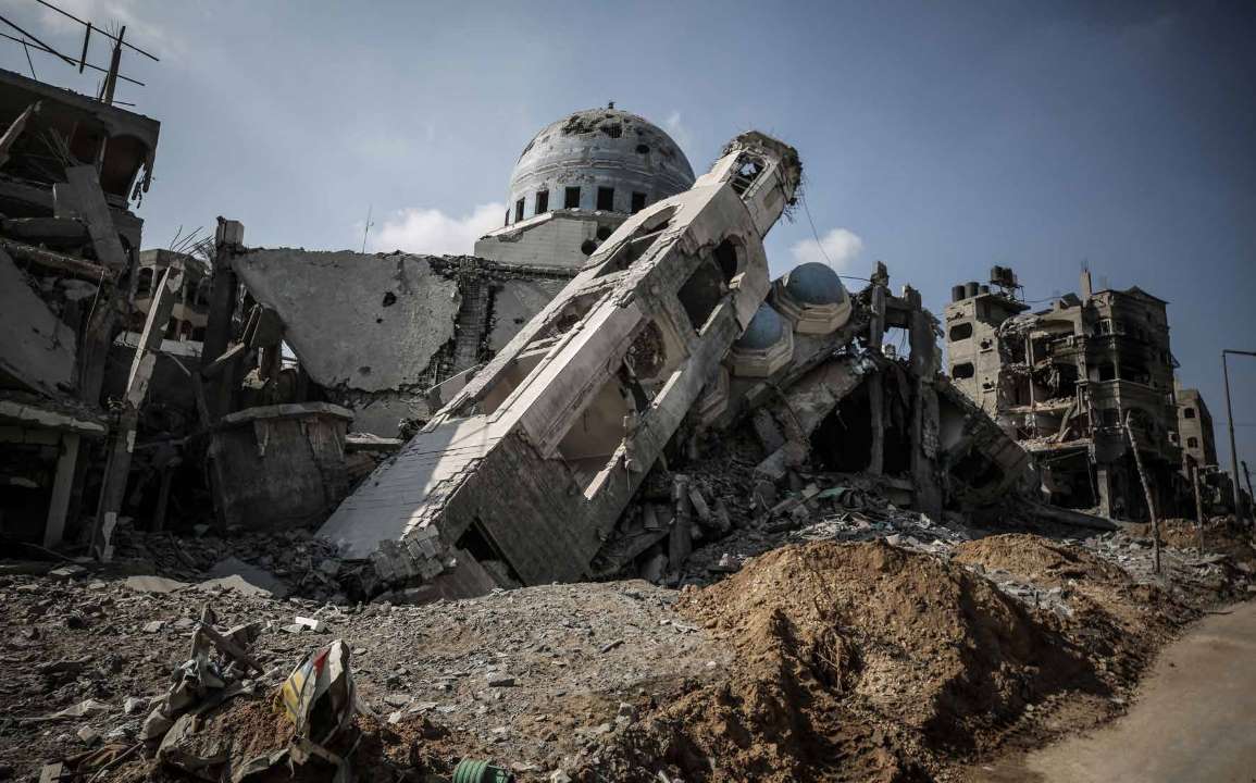 The Salim Abu Muslim Mosque and its surroundings in the Beit Lahia area have been reduced to rubble by an Israeli army bombardment.