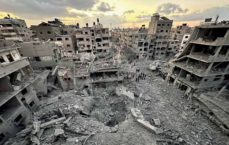 As a result of the attacks carried out by the Israeli army in the city of Beit Lahia in Gaza, many buildings were destroyed or severely damaged.