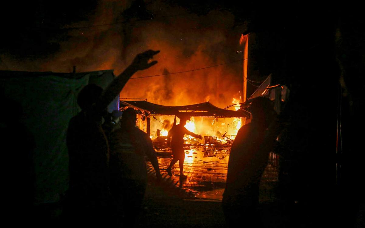 An Israeli strike targeting tents of displaced civilians in the courtyard of Al-Aqsa Martyrs Hospital in Gaza resulted in the deaths of at least three people and injuries to 40 others, according to initial reports.